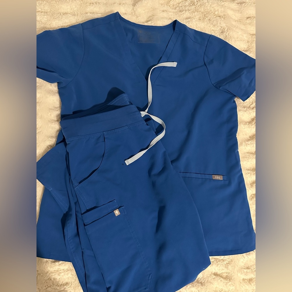 Figs L/LP royal blue Casma/Kade set